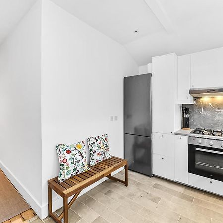 Groves 4 Bedroom, Shepherds Bush London Exterior photo