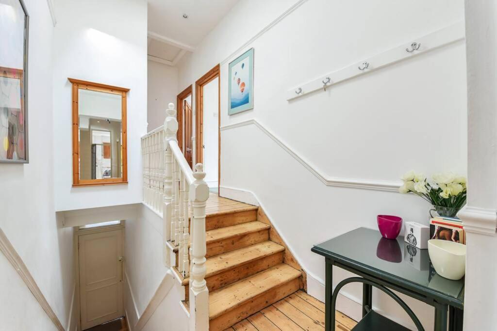 Groves 4 Bedroom, Shepherds Bush London Exterior photo