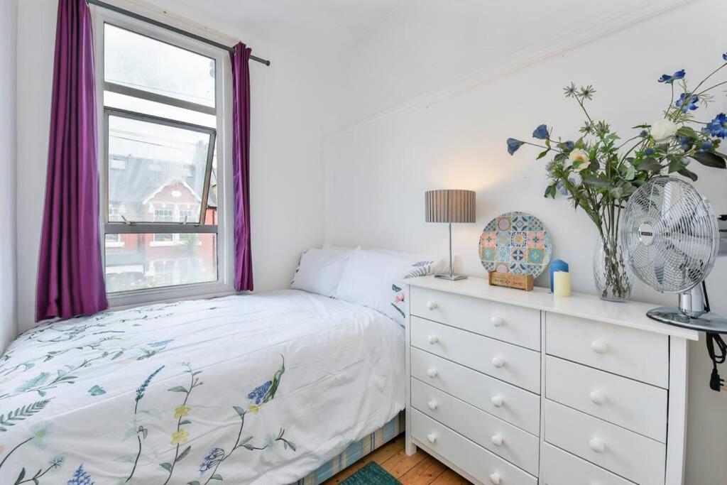 Groves 4 Bedroom, Shepherds Bush London Exterior photo
